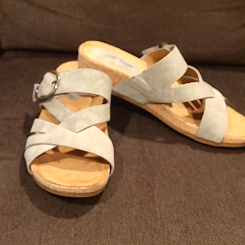 Women's taupe slide on sandals size nine